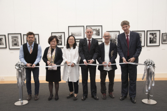 (From left) Ribbon-cutting ceremony by UMAG Curator and Publisher Christopher Mattison, Vice-Chairman of the HKU Museum Society Anna Ann Yeung, Co-Founder and Co-Director of Lianzhou Museum of Photography Duan Yuting, Consul General of Switzerland in Hong Kong and Macau Reto Renggli, Director and Curator of the Swiss Foundation of Photography Peter Pfrunder and UMAG Director Florian Knothe.